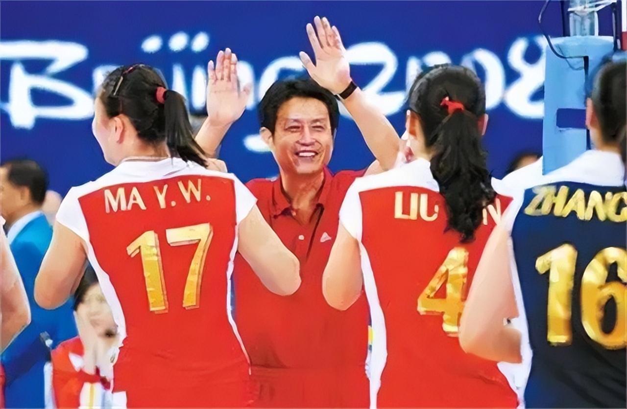 回顾郎平奥运会结束后回到美国晒全家合照30岁女儿笑容灿烂