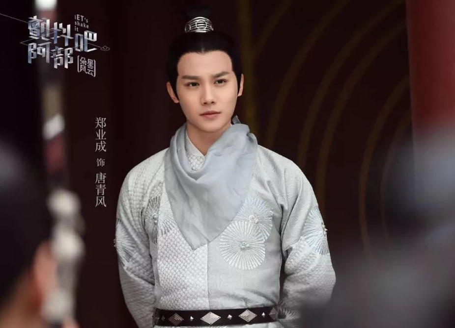 8位男演员不愧是戏曲出身个个仪态万千打戏更是一绝