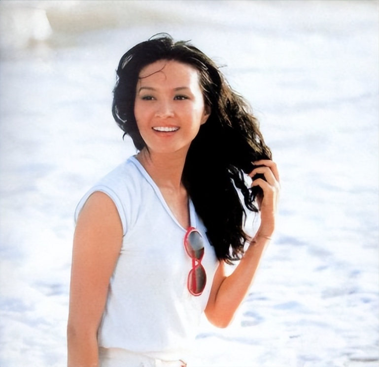 班花方舒60岁照片曝光满脸沧桑判若两人失败婚姻是她一生的痛