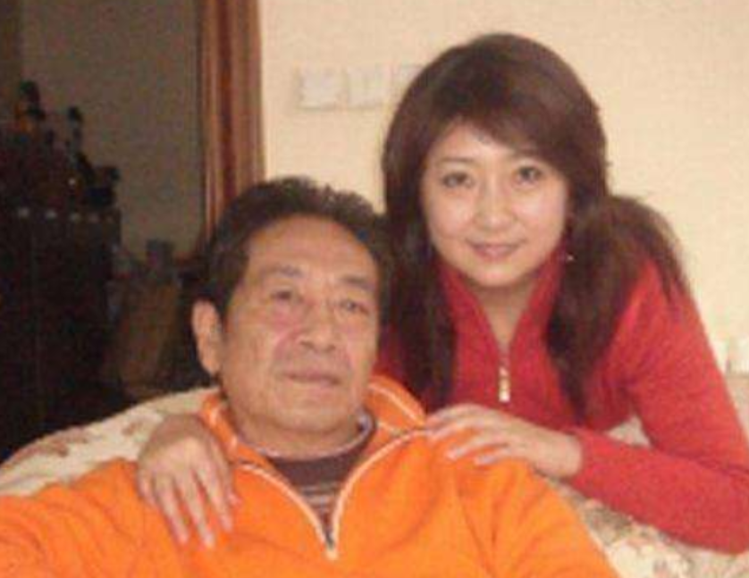 回顾王奎荣娶小37岁娇妻岳母比自己年龄还小坦然为她尽孝