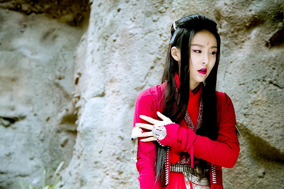 回顾上战场还浓妆艳抹让这四位女星告诉你什么叫做女将军形象