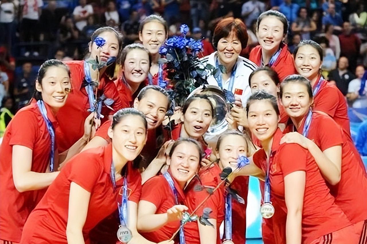 回顾郎平奥运会结束后回到美国晒全家合照30岁女儿笑容灿烂