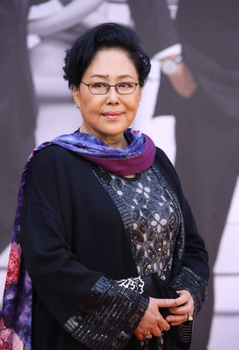 回顾斯琴高娃两次失败婚姻嫁大17岁丈夫儿子是她最大的烦恼