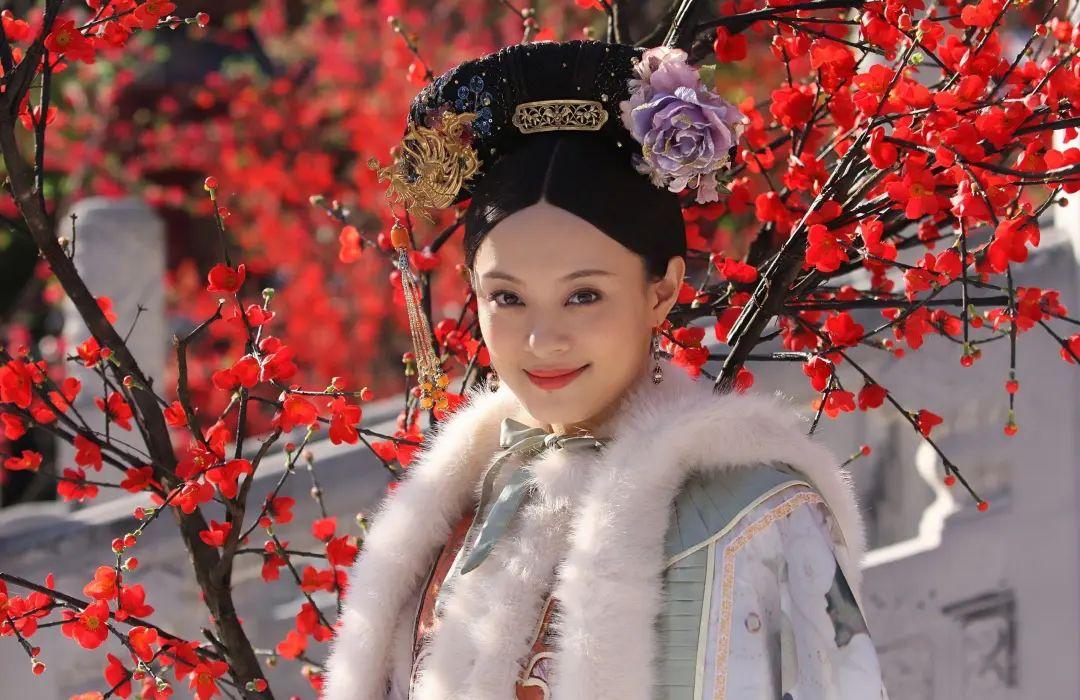 5月11日,孙俪在微博上晒出的一组"大片"更是引起了网友争议,鸢尾花从