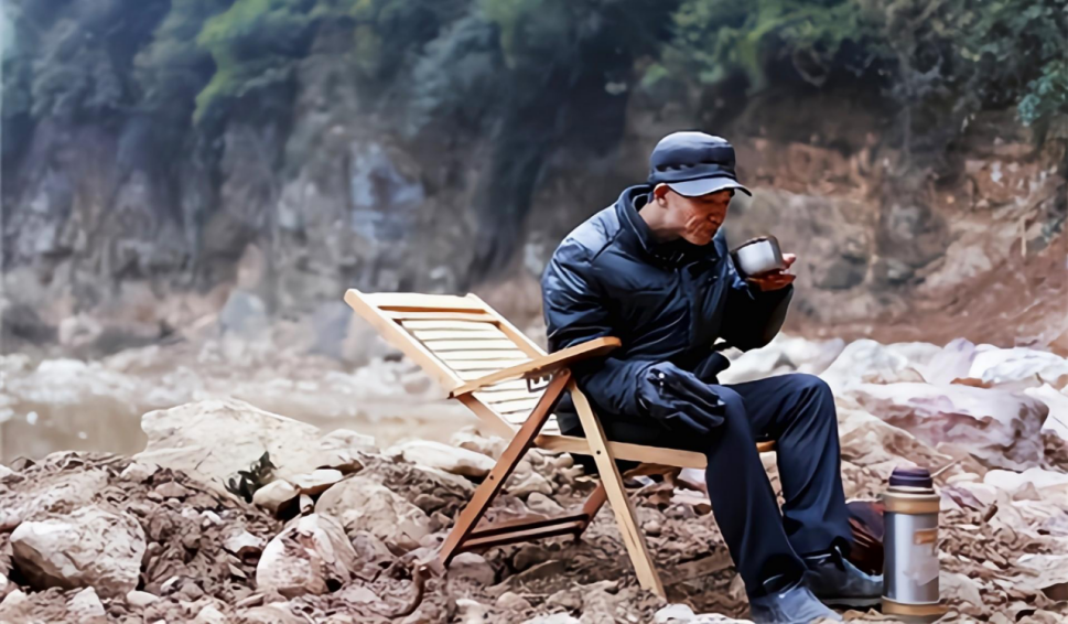 回顾我死了我儿子还钱男子肝癌晚期借钱修路后来怎样