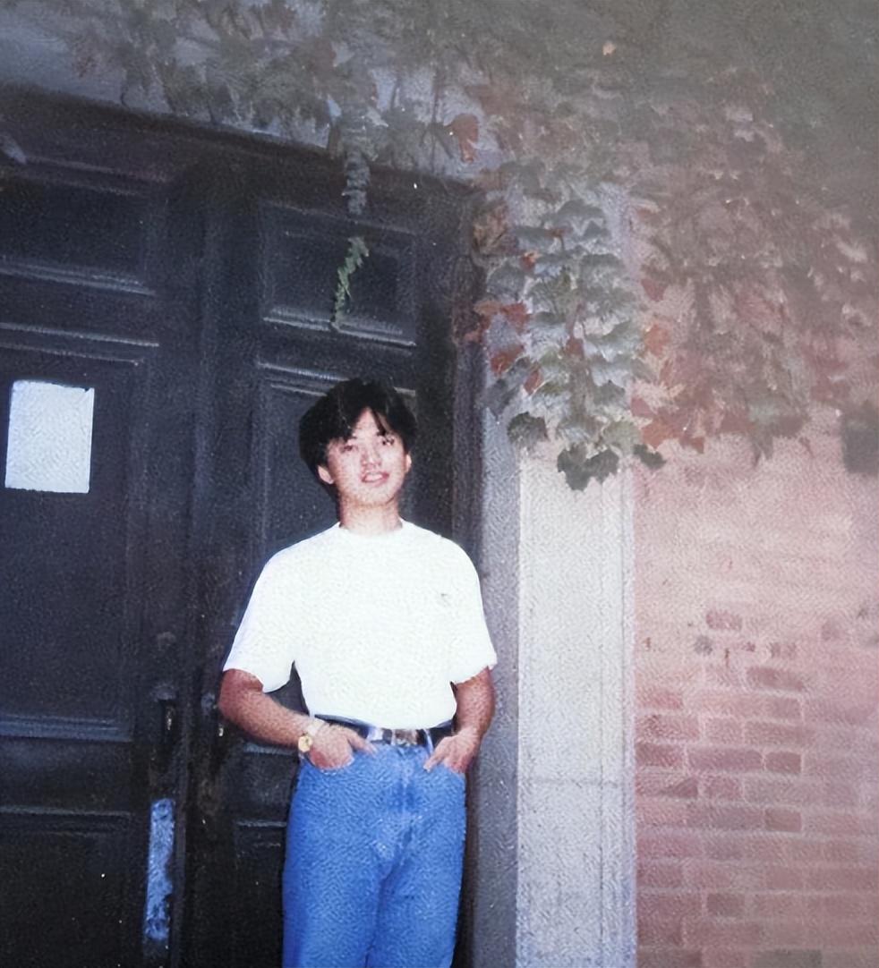 不生孩子李健结婚19年后与妻子的二人世界依旧很甜蜜