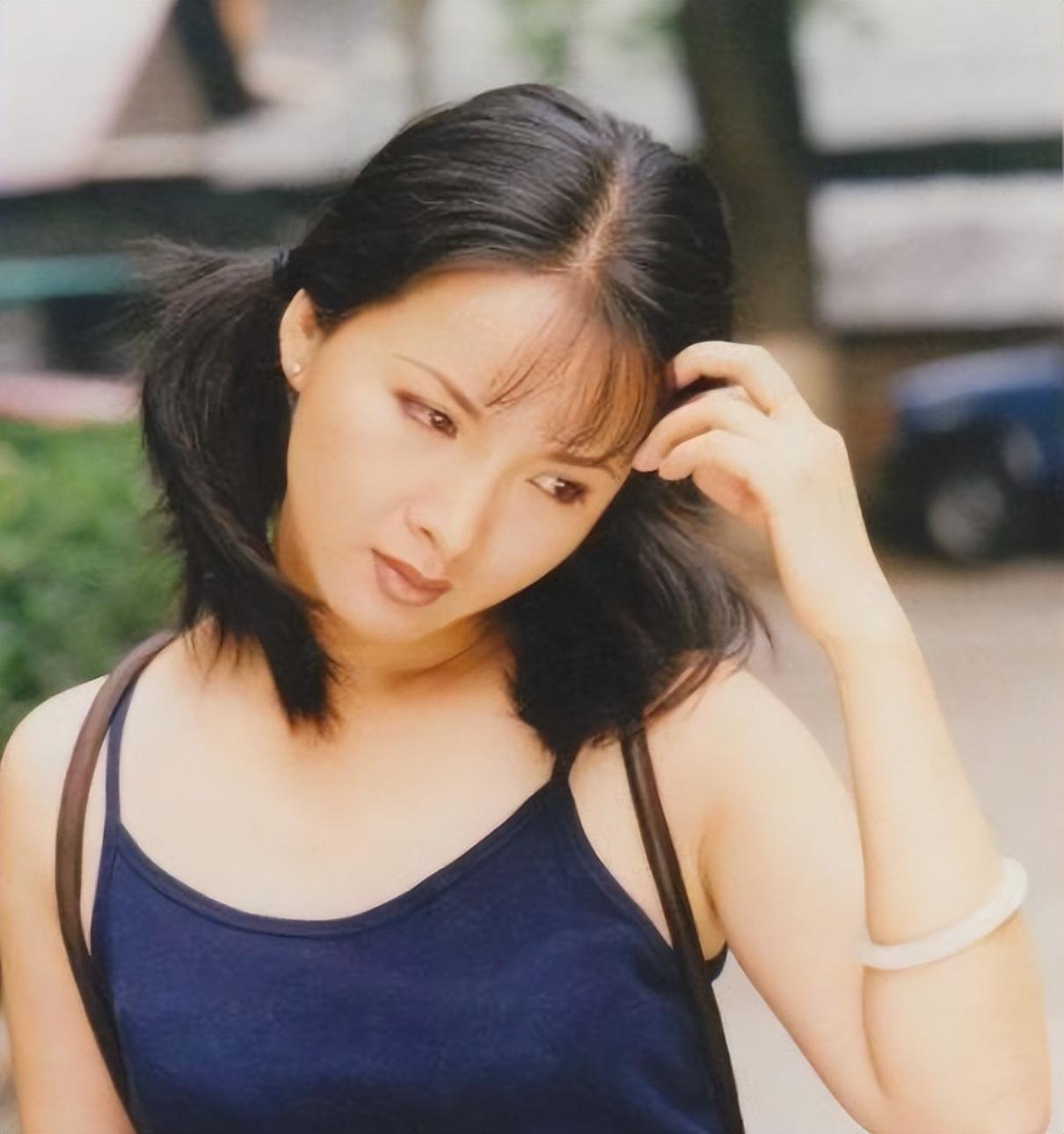 回顾演员谢兰为照顾聋哑父母一直不敢要孩子39岁才当上妈妈