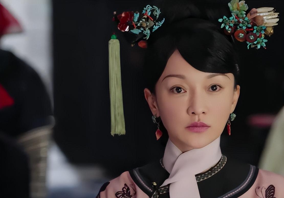 明明是很美好青梅竹马的爱情.但是看着周迅的扮相就无法代入剧情.