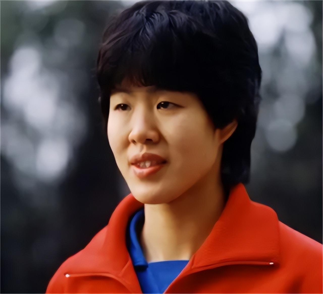 回顾郎平奥运会结束后回到美国晒全家合照30岁女儿笑容灿烂