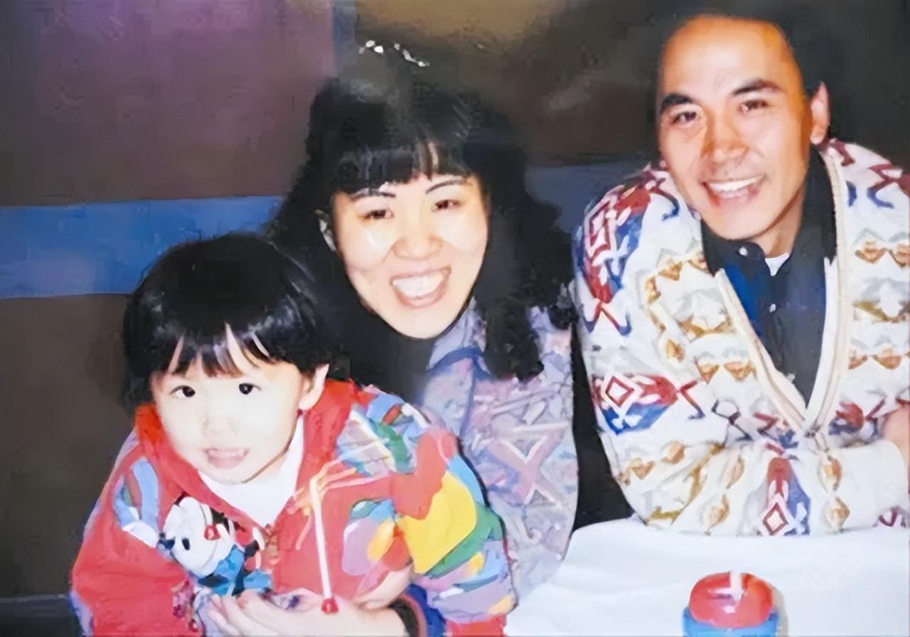 回顾郎平奥运会结束后回到美国晒全家合照30岁女儿笑容灿烂