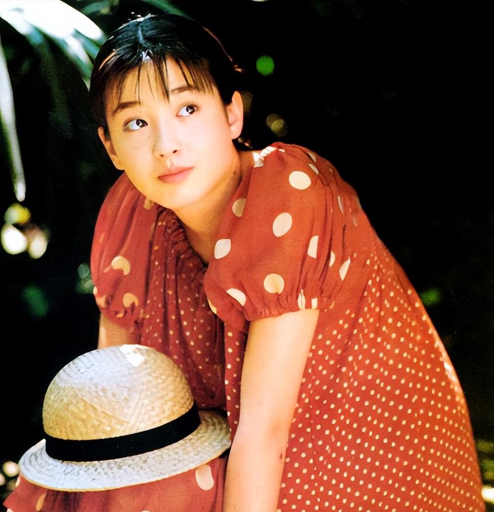 回顾其母亲为何要这么对待宫泽理惠如今她生活得怎么样了