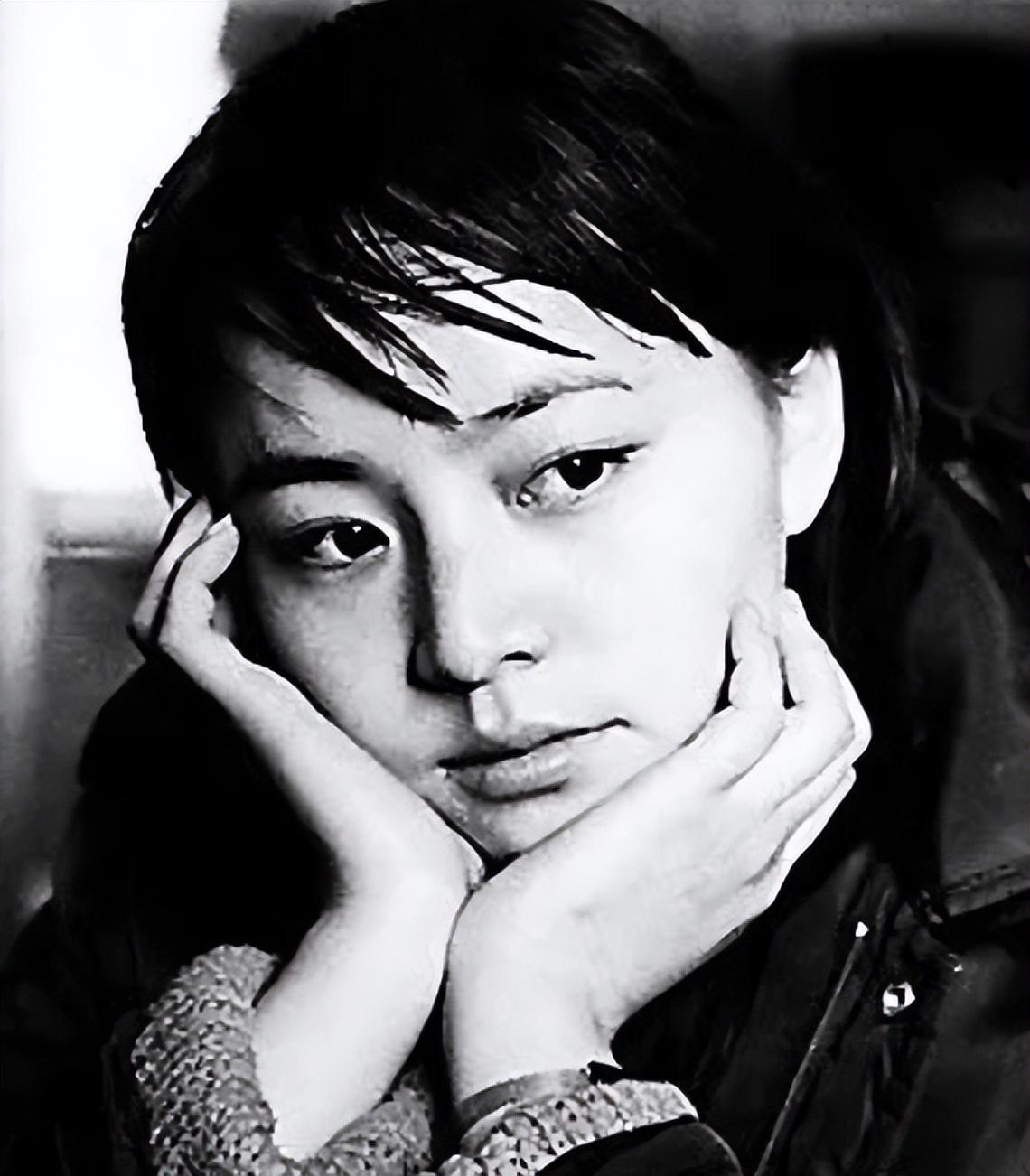 如果告诉你现在这个充满"长辈味"的宋丹丹,年轻的时候也是个大美女,你