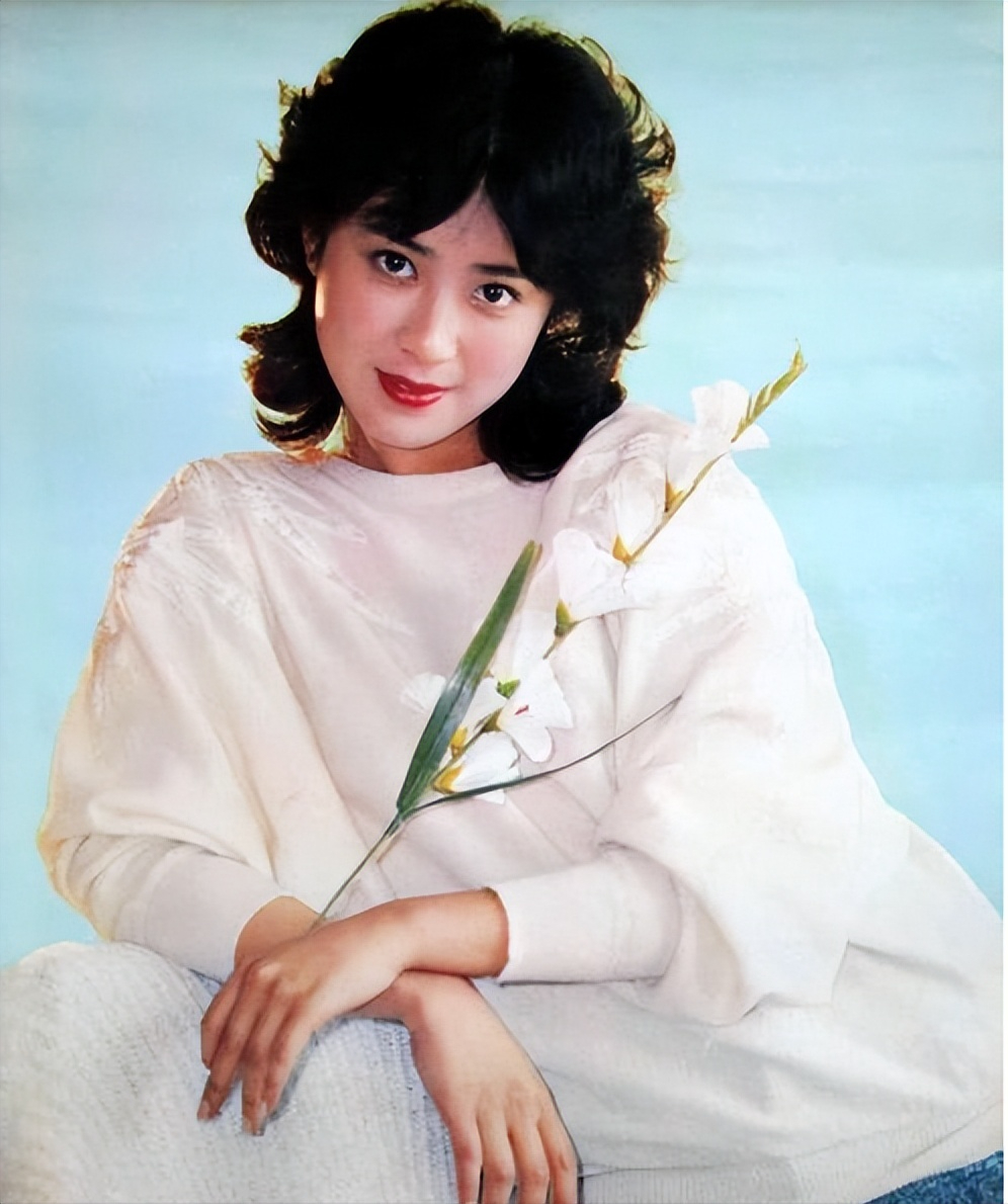 班花方舒60岁照片曝光满脸沧桑判若两人失败婚姻是她一生的痛