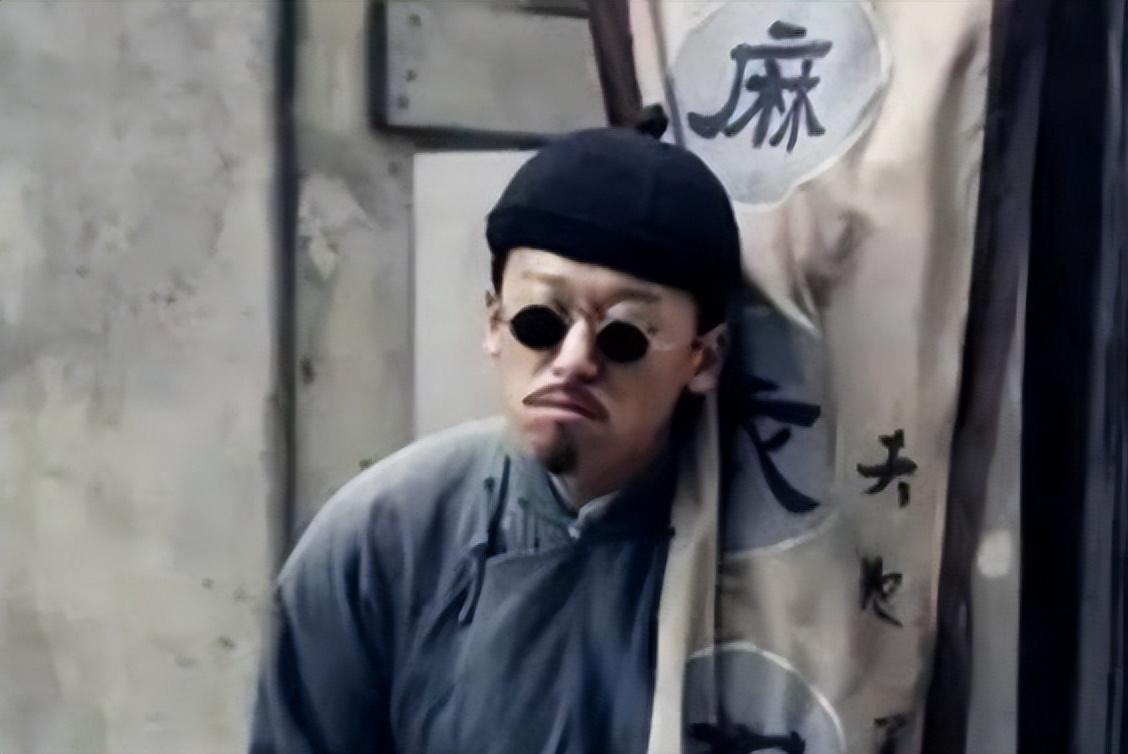 可这样一来,蒋元文赖以生存的生意也进行不下去了,这就让他发愁了.