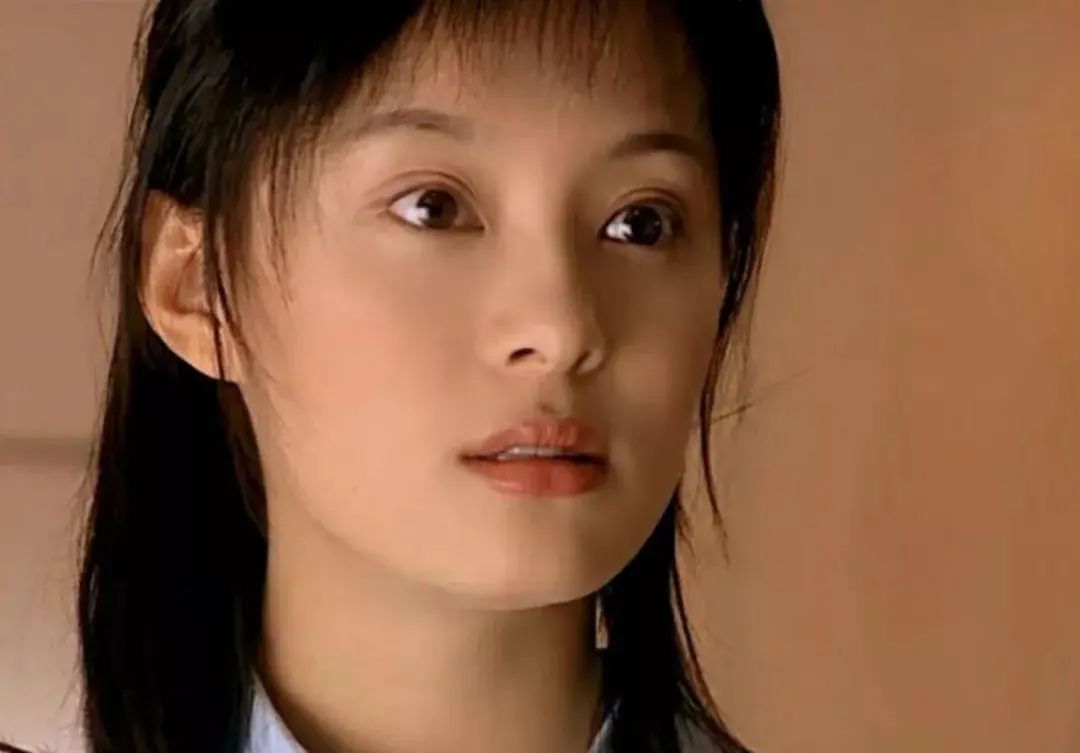 回顾发腮眼睛凸一毛不拔做慈善40岁的孙俪中年危机刚刚开始