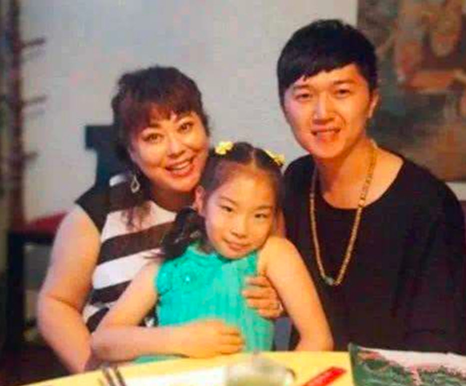 李菁菁三婚嫁小22岁男友被500位导演封杀如今苦尽甘来