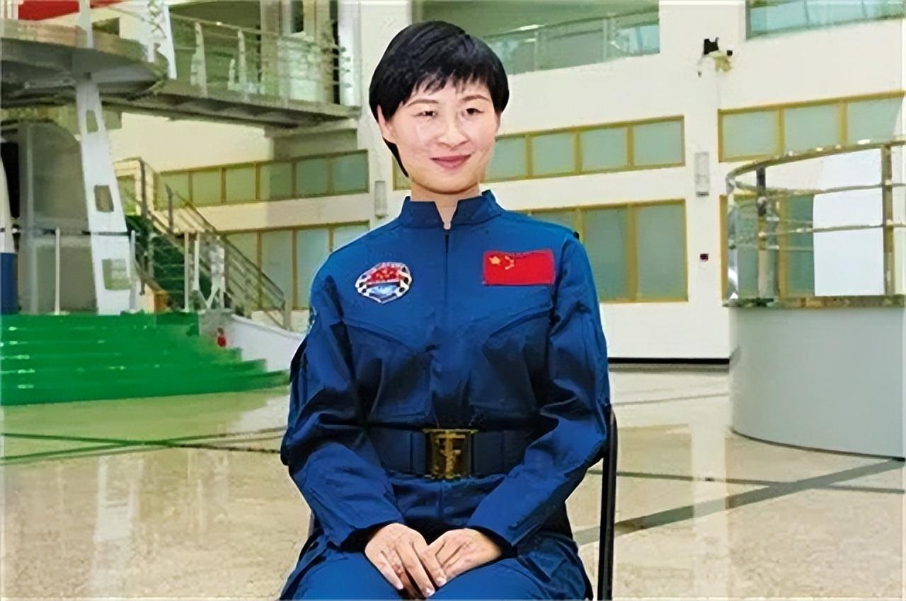 回顾航天刘洋丈夫才貌双全曾对妻子撒谎妻子却不怪他