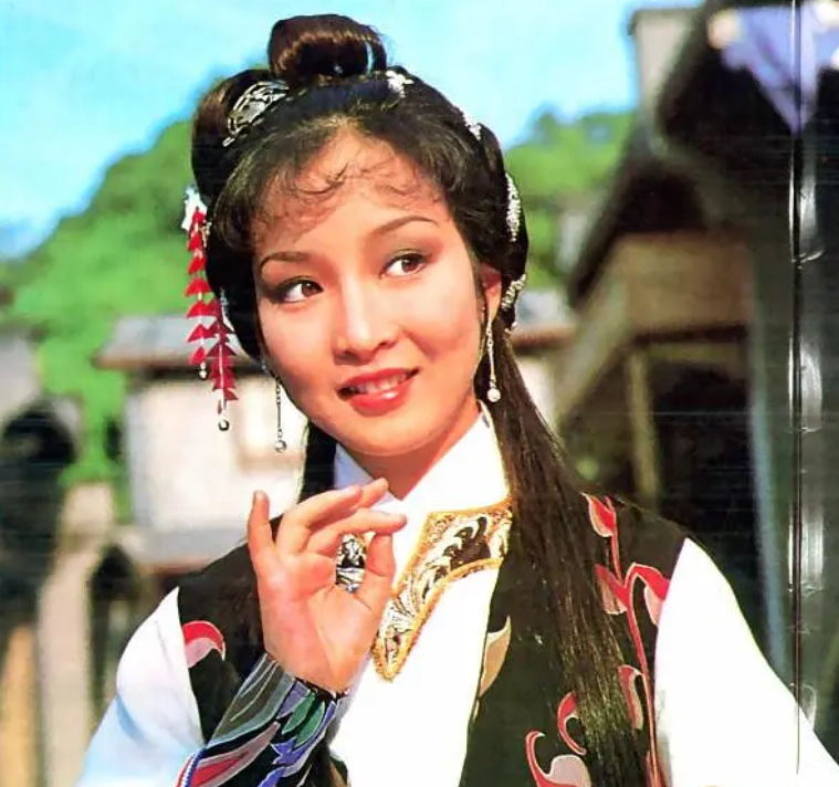 在黄杏秀出演的所有古装武侠片中,属与黄元申合作的《绝代双骄》最火