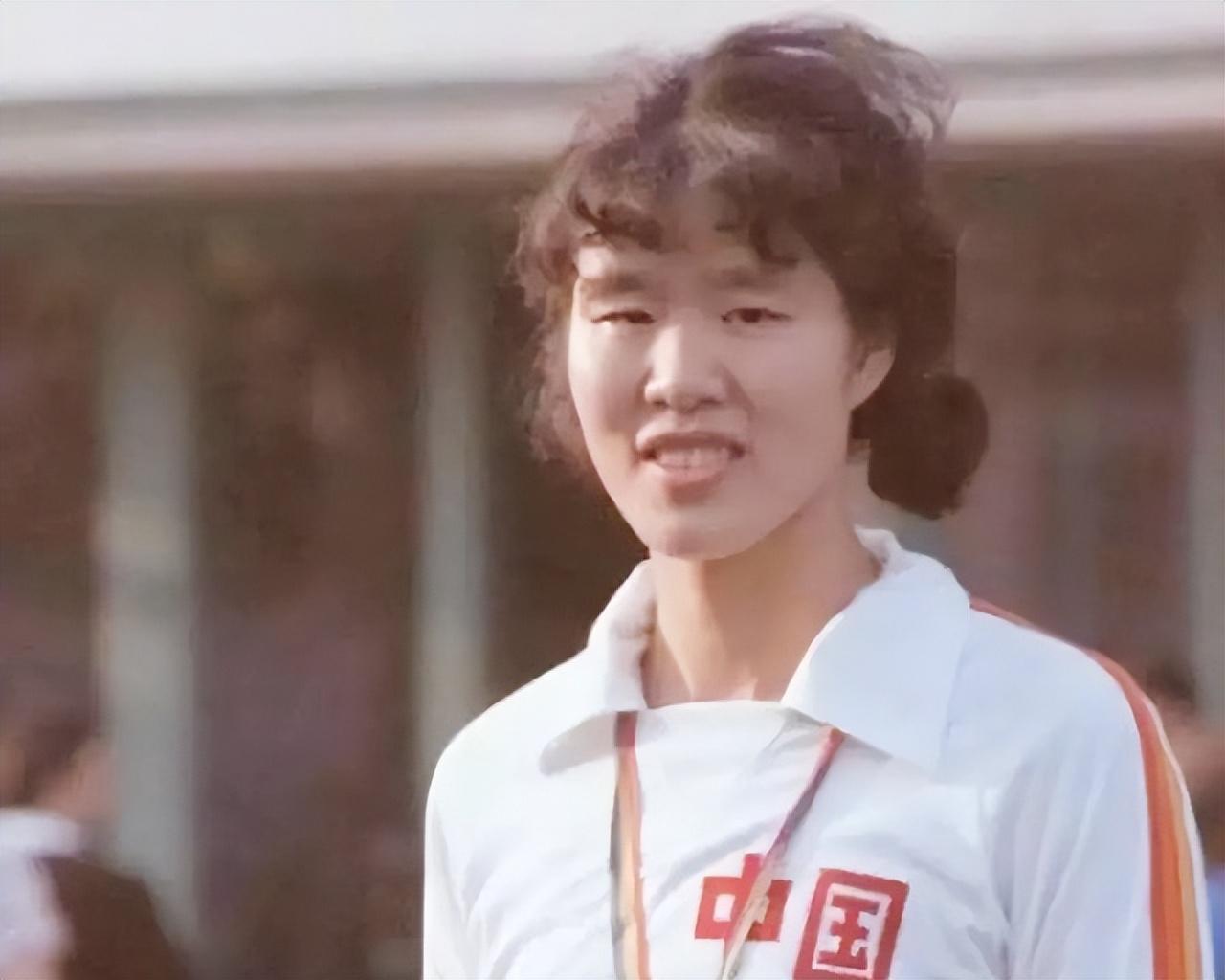 回顾郎平奥运会结束后回到美国晒全家合照30岁女儿笑容灿烂