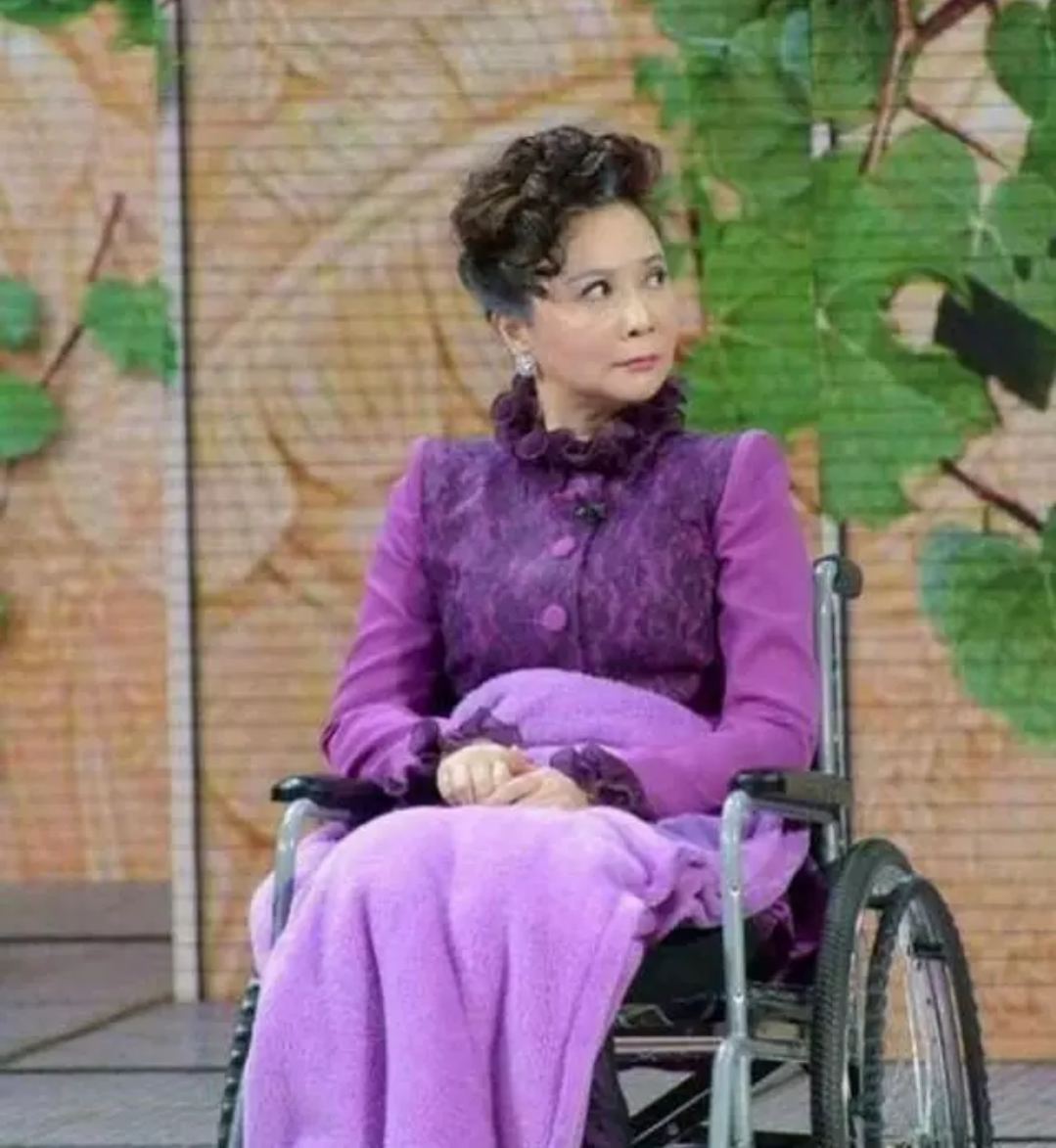 回顾丁丁36岁仍未婚蔡明逼婚太心急竟险些逼成母子抑郁