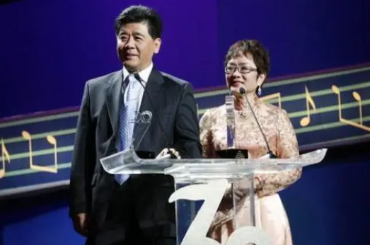 回顾王洁实从修理工到著名歌唱家是三个女人成就了我