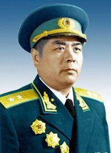 此外,军区还有几位被授予了中将军衔,包括了南京军区空军政委余立金