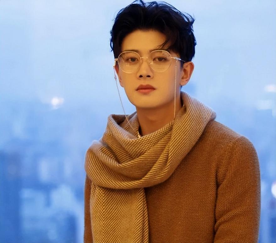 欢瑞历届艺人现状任嘉伦杨紫成毅对比差异很明显