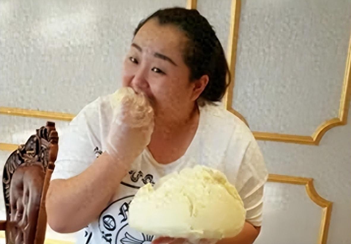 还记得很多人评价"北京胖姐"的直播都纷纷称赞道:"这个人真实不做作