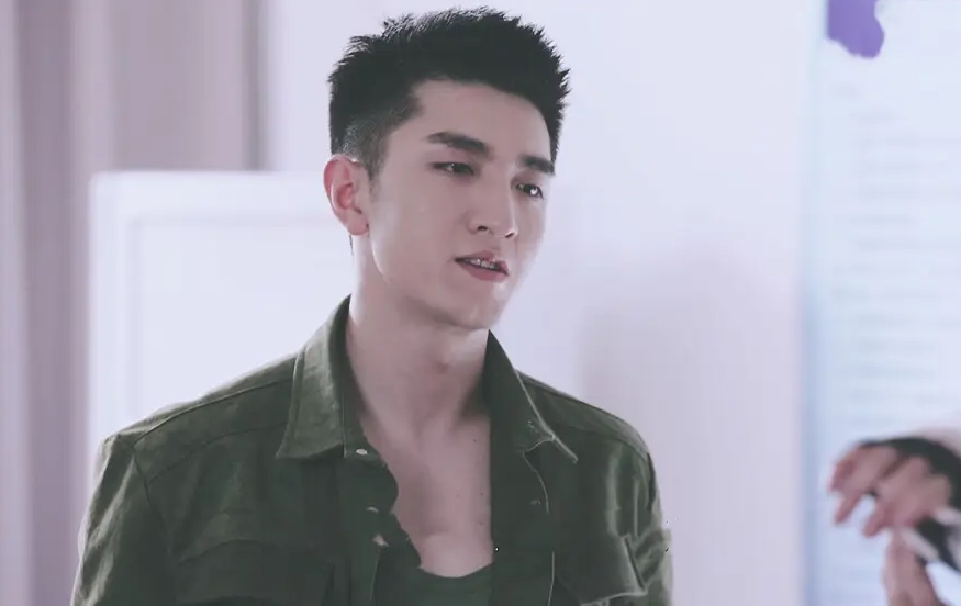 回顾表面上是端正男神其实鼻子歪斜这8位男星经不起细看