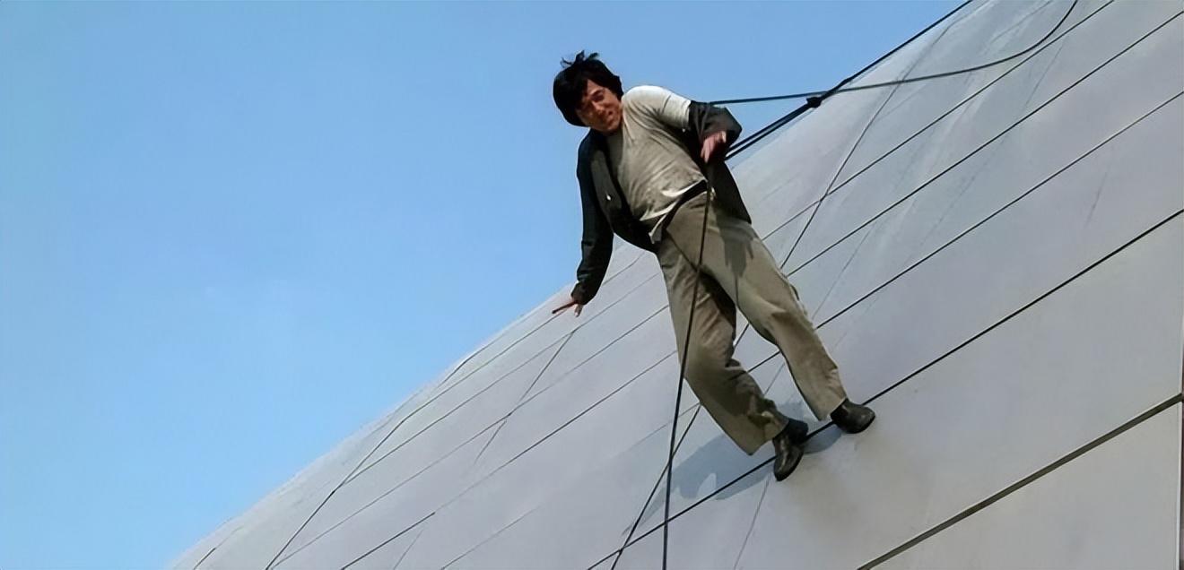 成龙断崖式衰老白发苍苍尽显老态网友泪目我不能接受