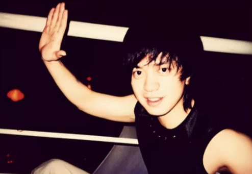 不生孩子李健结婚19年后与妻子的二人世界依旧很甜蜜