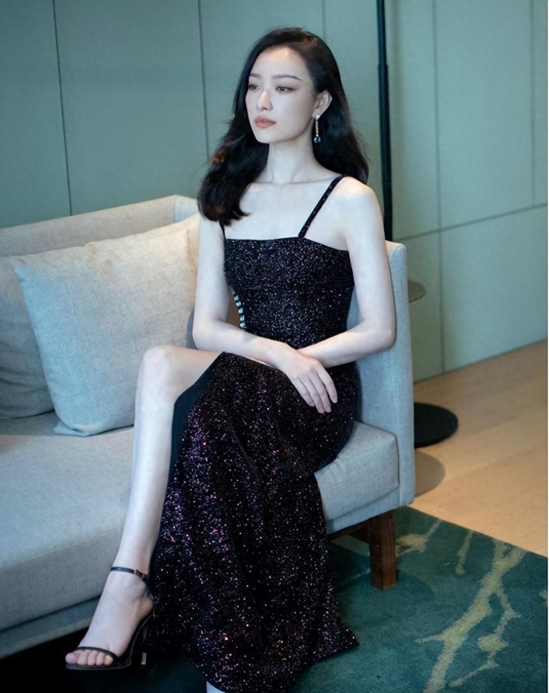 倪妮身材偏瘦但她有一种高级美张艺谋的眼光从来不会错