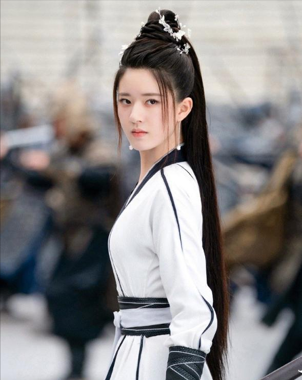 回顾上战场还浓妆艳抹让这四位女星告诉你什么叫做女将军形象