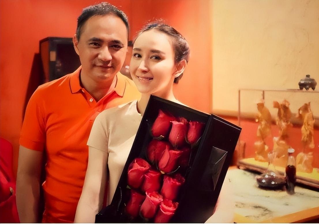 现在看46岁的胡静我才发现她是女演员中少有的人生赢家