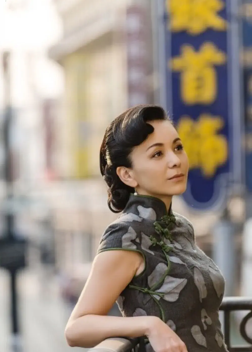 53岁性感尤物雪姨冲上热搜年过半百身材依旧火辣网友直呼雪姐