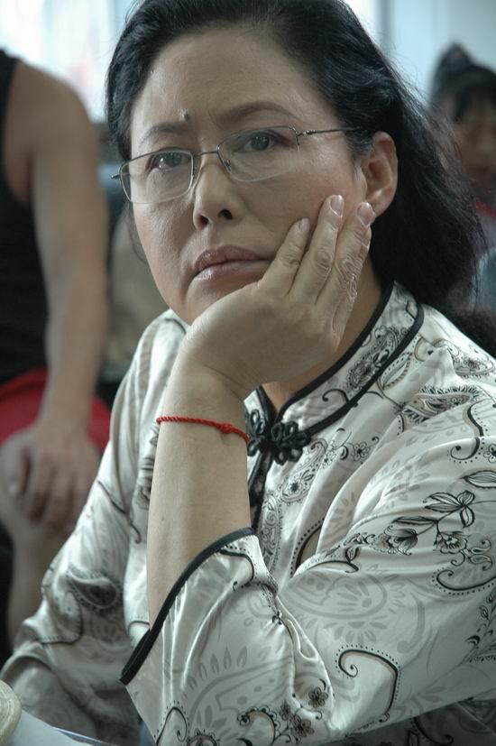 回顾斯琴高娃两次失败婚姻嫁大17岁丈夫儿子是她最大的烦恼