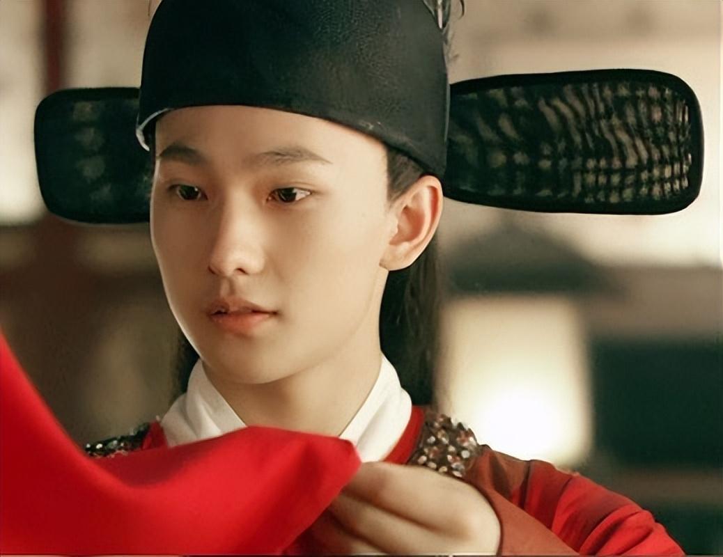 回顾这9位男明星的长相真的长到了中国人的心里帅气又不失儒雅