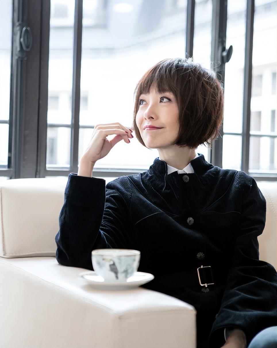 陈鲁豫有过两段失败婚姻曾是凤凰卫视一姐风光背后是泪水