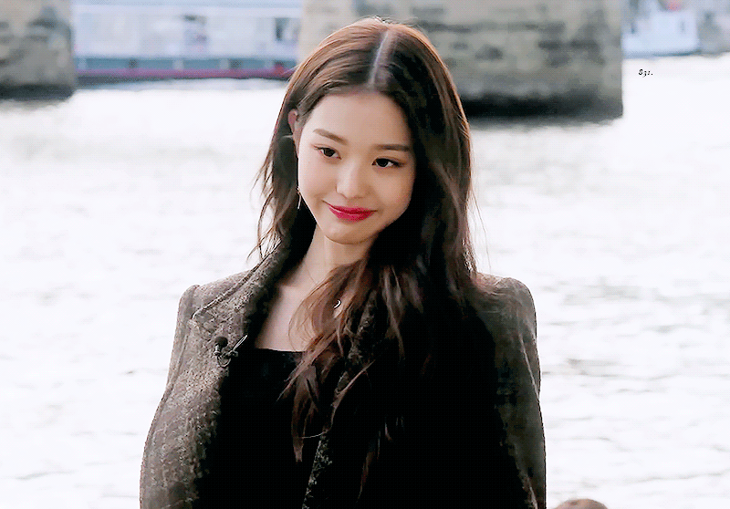 张元英转圈扭胯爆火引发网友模仿