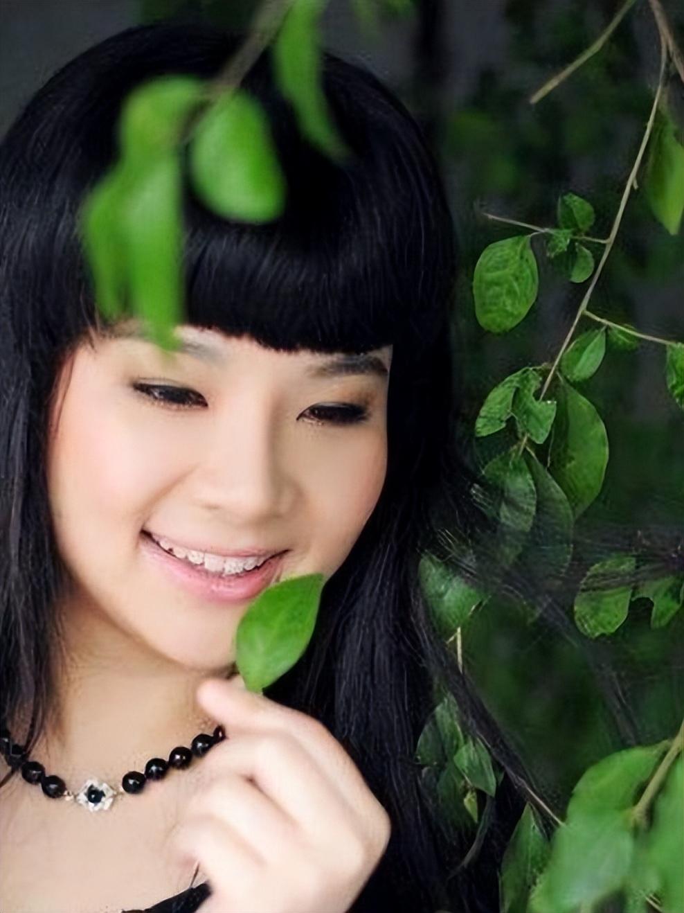 回顾盲人歌手刘赛的母亲:坚决不要二胎,坚信女儿跟正常人一样