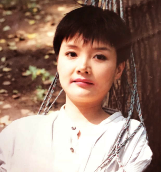 回顾《北京人在纽约》,龙套成一线大佬,刘亦菲妈妈越来越美