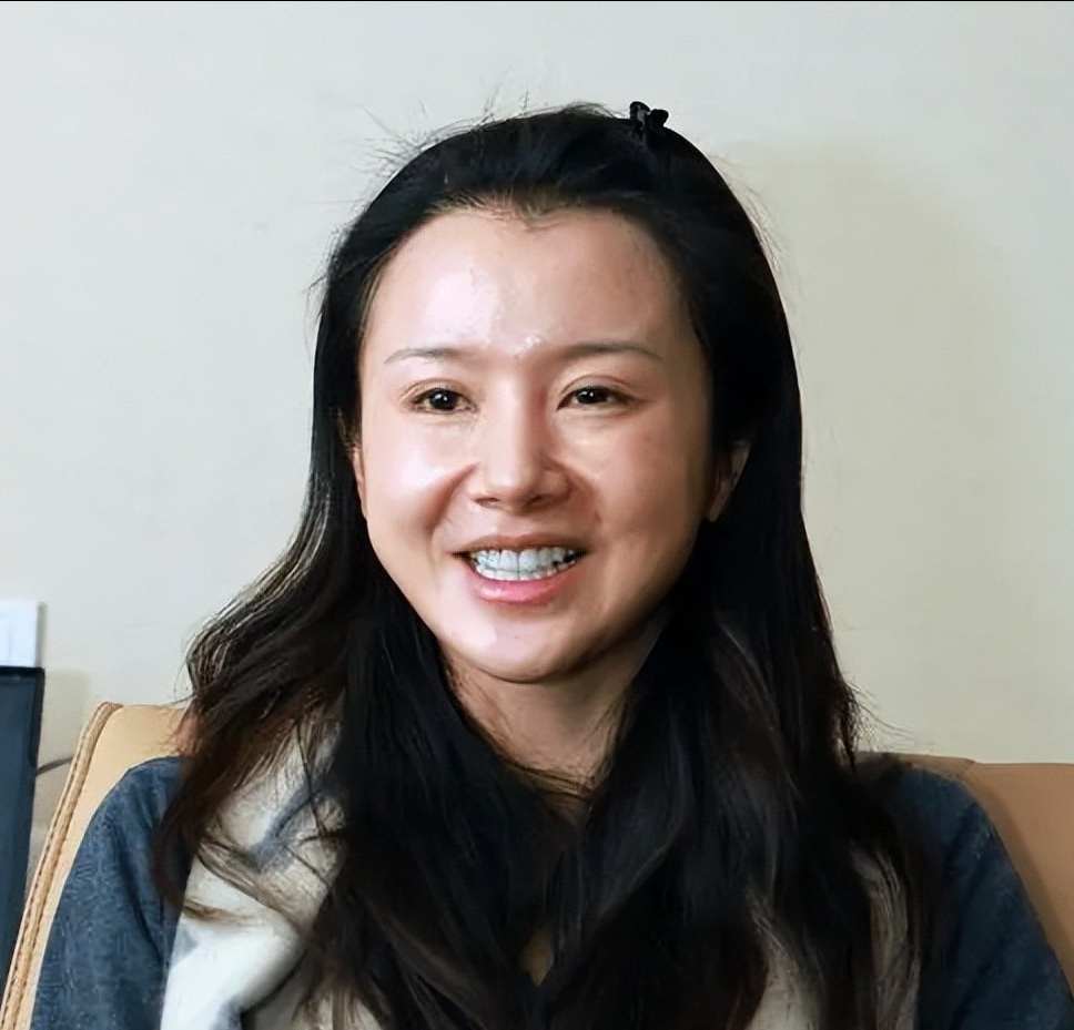 回顾整容害惨了这6大女星,明明貌美如花,如今成笑容僵硬的怪人