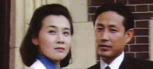 回顾李媛媛患癌后给儿子喂最后一次奶离世22年丈夫为爱不娶