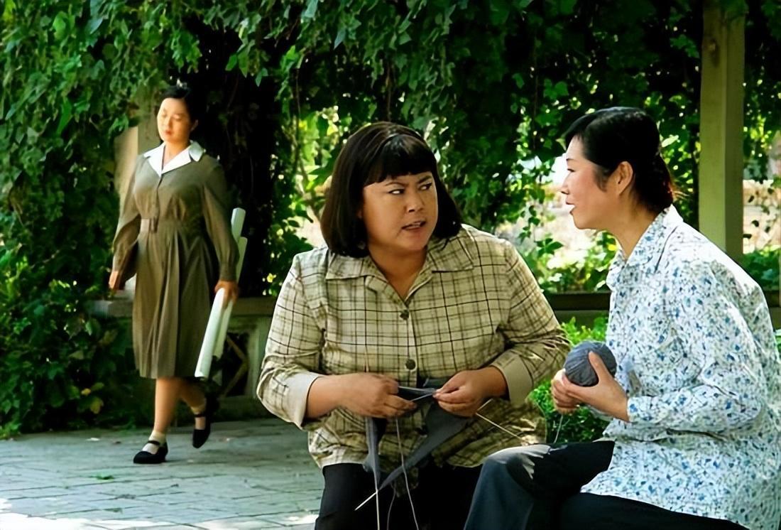 李菁菁三婚嫁小22岁男友被500位导演封杀如今苦尽甘来