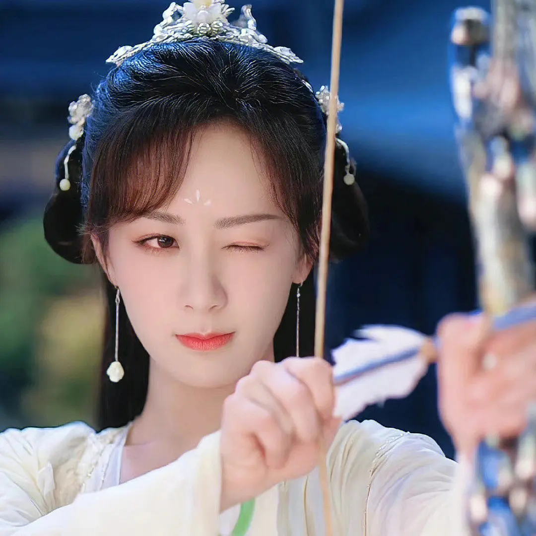 欢瑞历届艺人现状任嘉伦杨紫成毅对比差异很明显