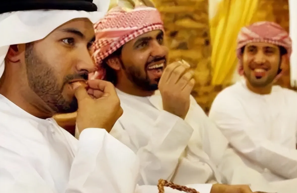 回顾迪拜土豪都爱椰枣,曾在我国"风靡一时",今为何受人嫌弃?