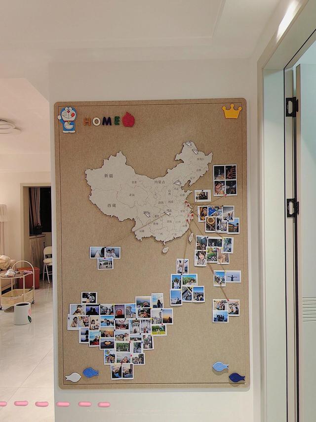 除了第一种的发光照片墙,这种旅游足迹照片墙也是颇有意义的,可以清楚