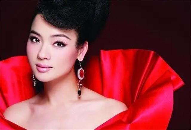 回顾民歌天后陈思思嫁小一岁歌唱家生一女今46岁气质宛若天仙