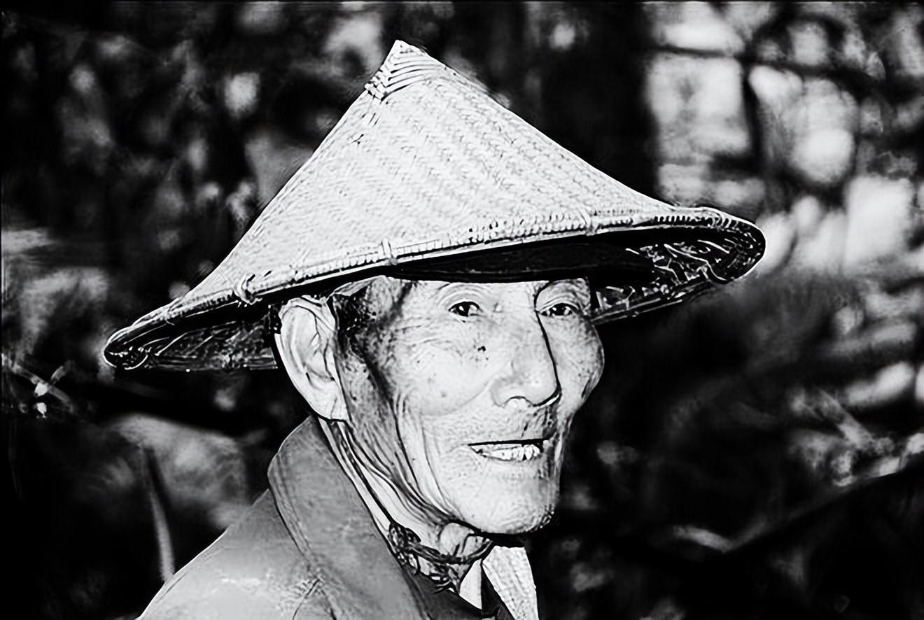 他们分别是副政委林凤云和副师长赵连玉,而赵连玉的牺牲最为可惜,他没