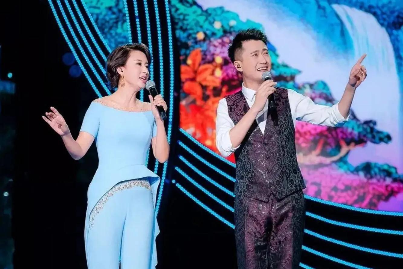 "术后,张蕾还无微不至的照顾杨帆,看他衣着单薄,专门跑过去买了套睡衣